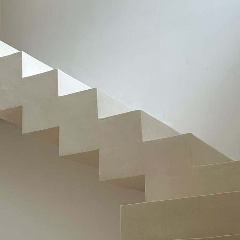 Concept Flore - Gréoux-les-Bains escalier béton ciré